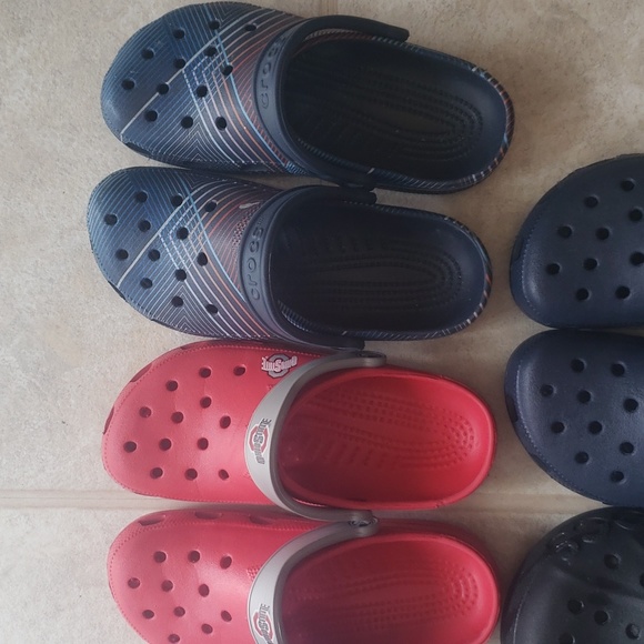 Crocs women's 9/mens or boys 7 - Picture 2 of 3